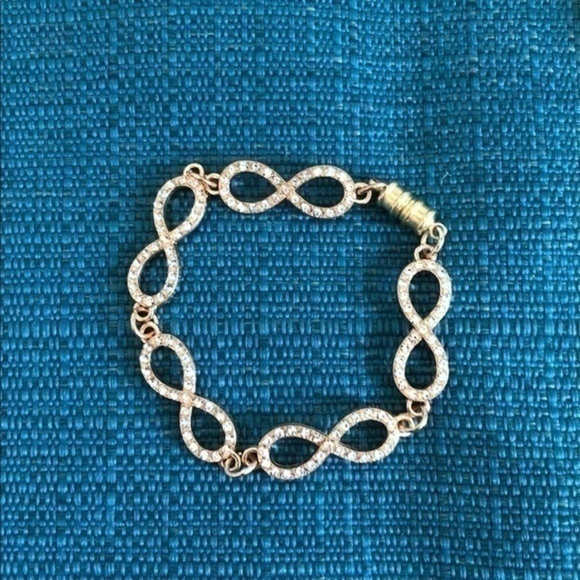 Infinity charm bracelet with rhinestones - Picture 2 of 9